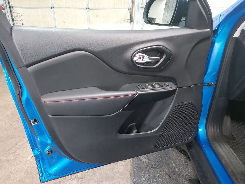 2023 Jeep Cherokee Trailhawk