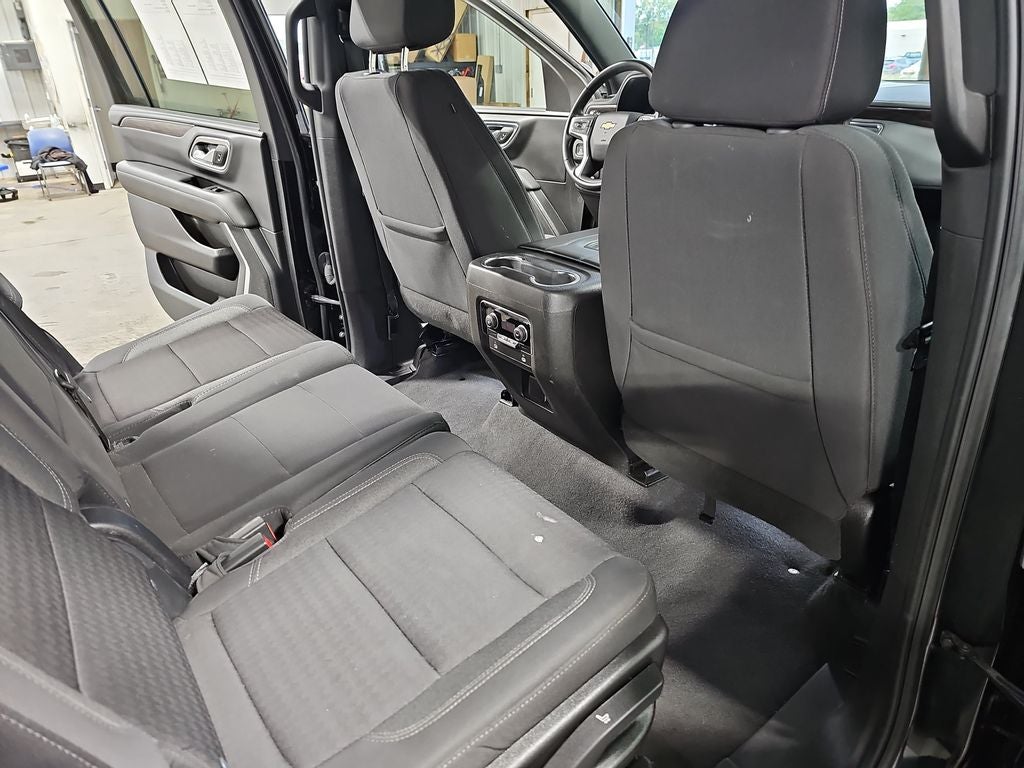 2023 Chevrolet Suburban LS