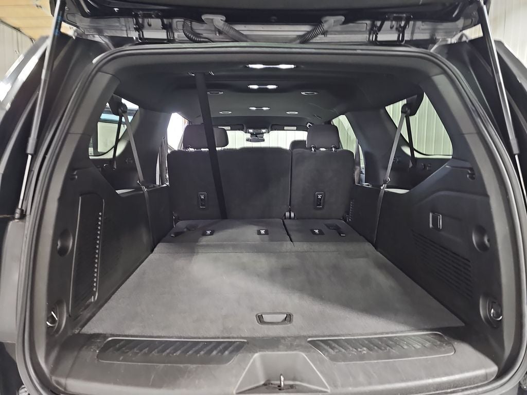 2023 Chevrolet Suburban LS