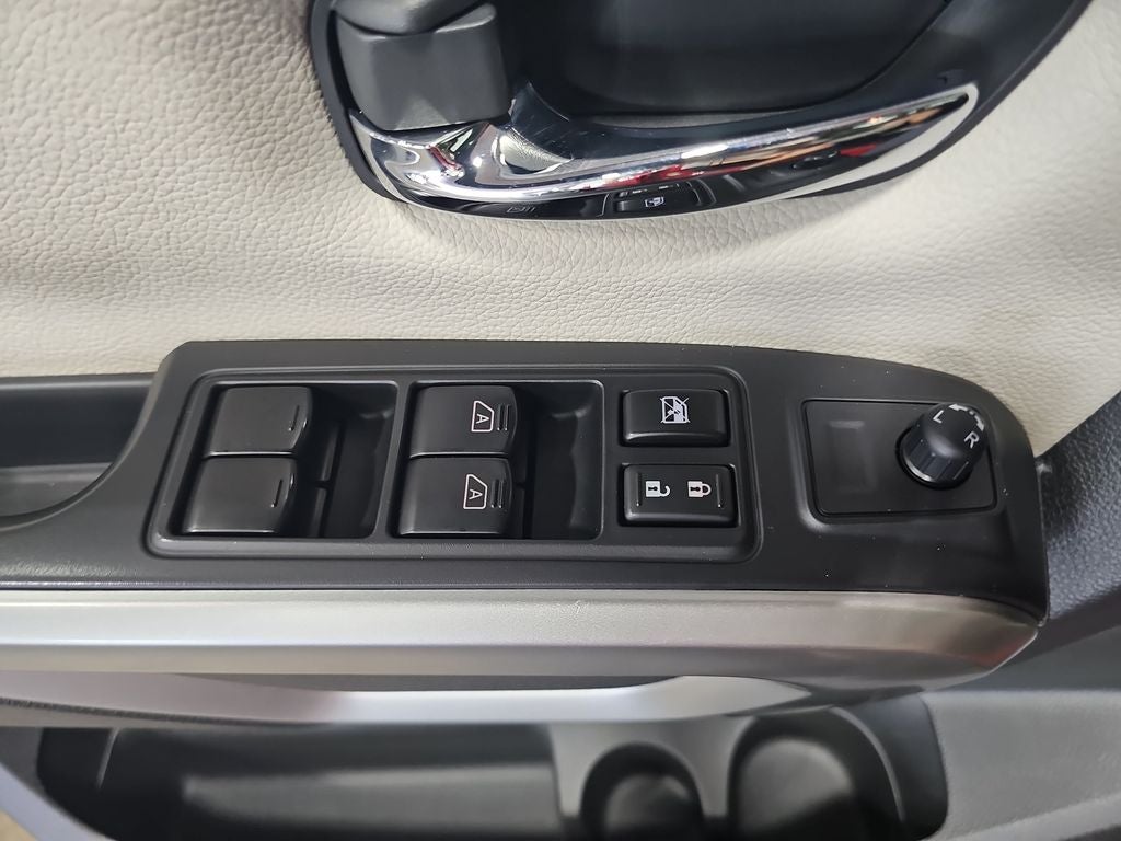 2022 Nissan Titan SV