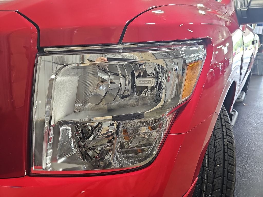 2022 Nissan Titan SV