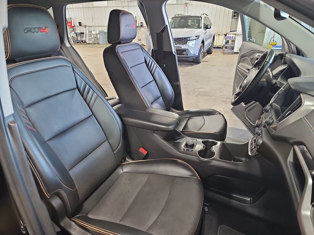 2023 GMC Terrain AT4