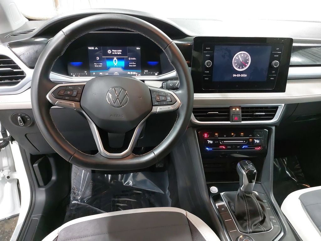 2025 Volkswagen Taos 1.5T SE