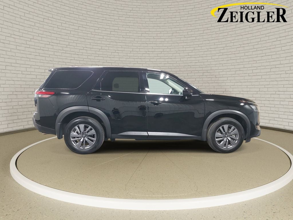 2025 Nissan Pathfinder S