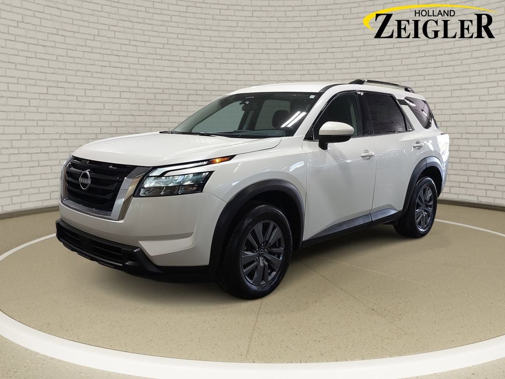 2024 Nissan Pathfinder SV 4WD's photo