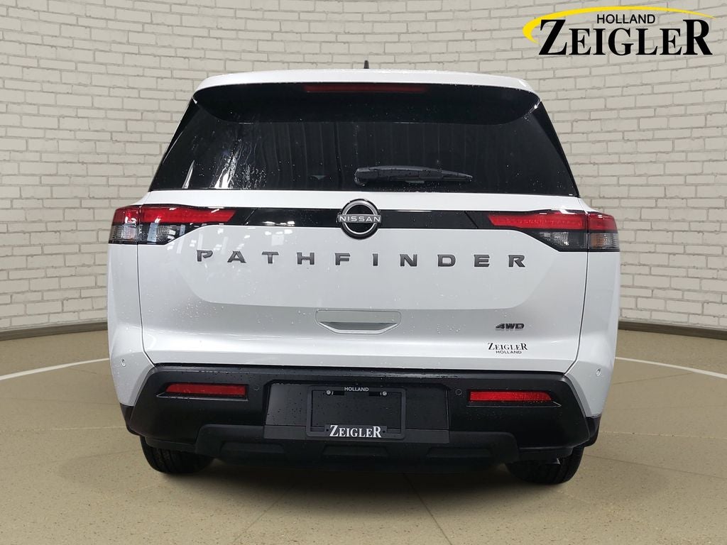 2026 Nissan Pathfinder SV