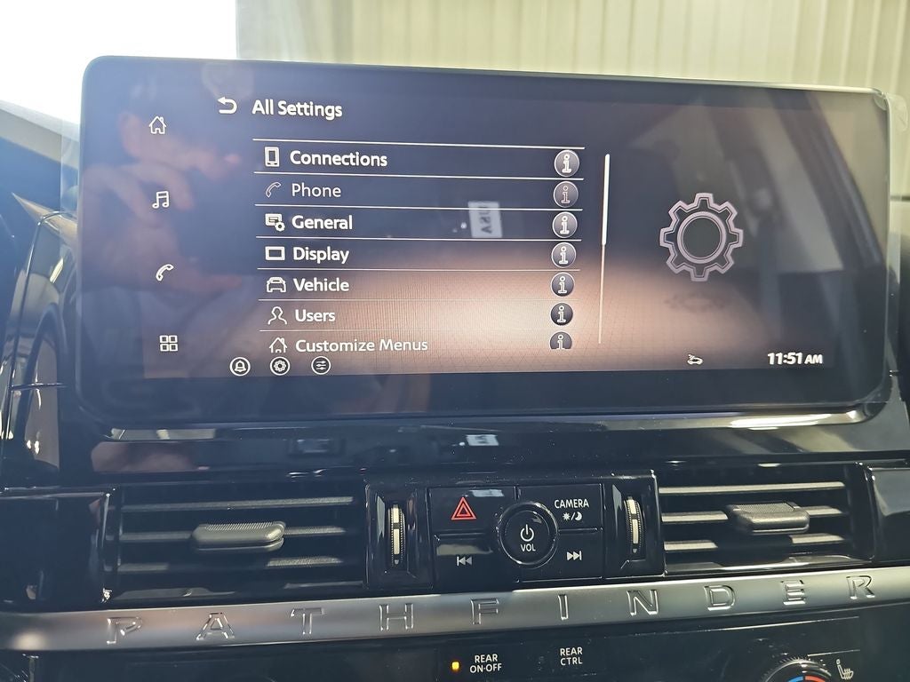 2026 Nissan Pathfinder SV