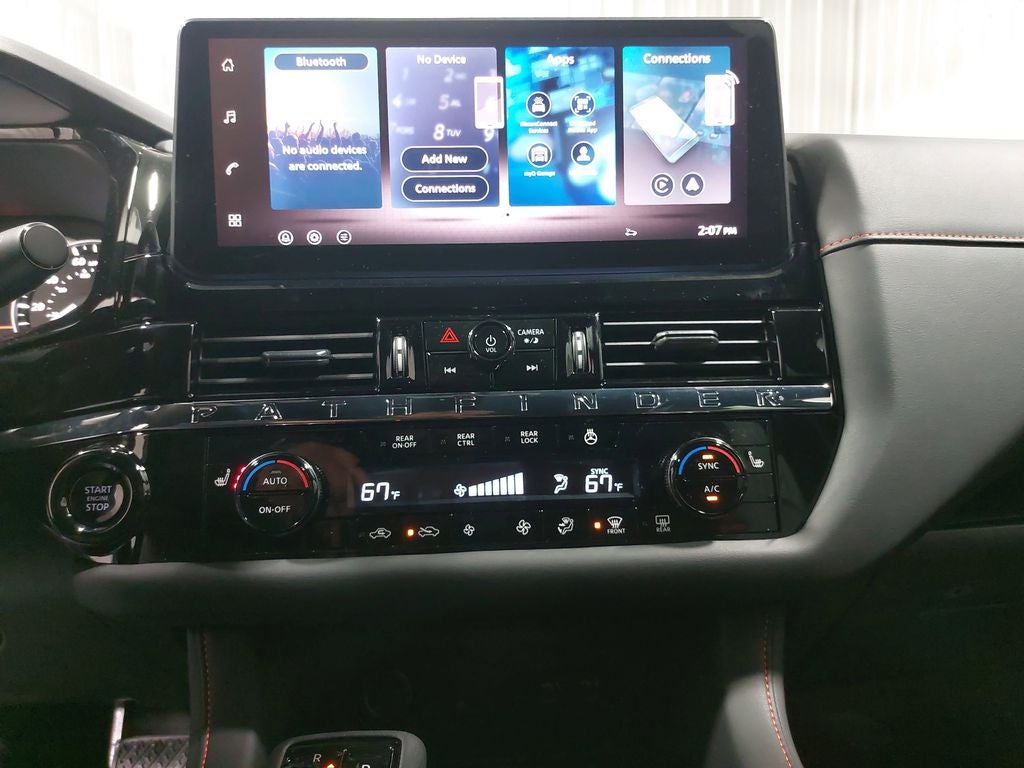 2026 Nissan Pathfinder SV