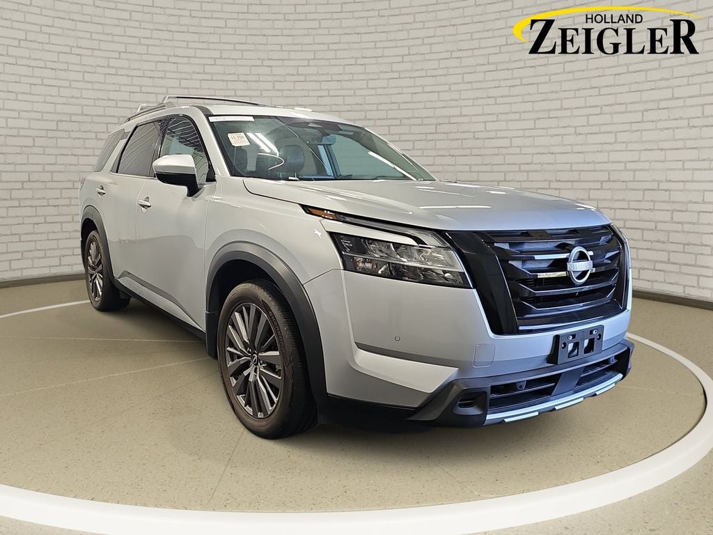 2024 Nissan Pathfinder SL
