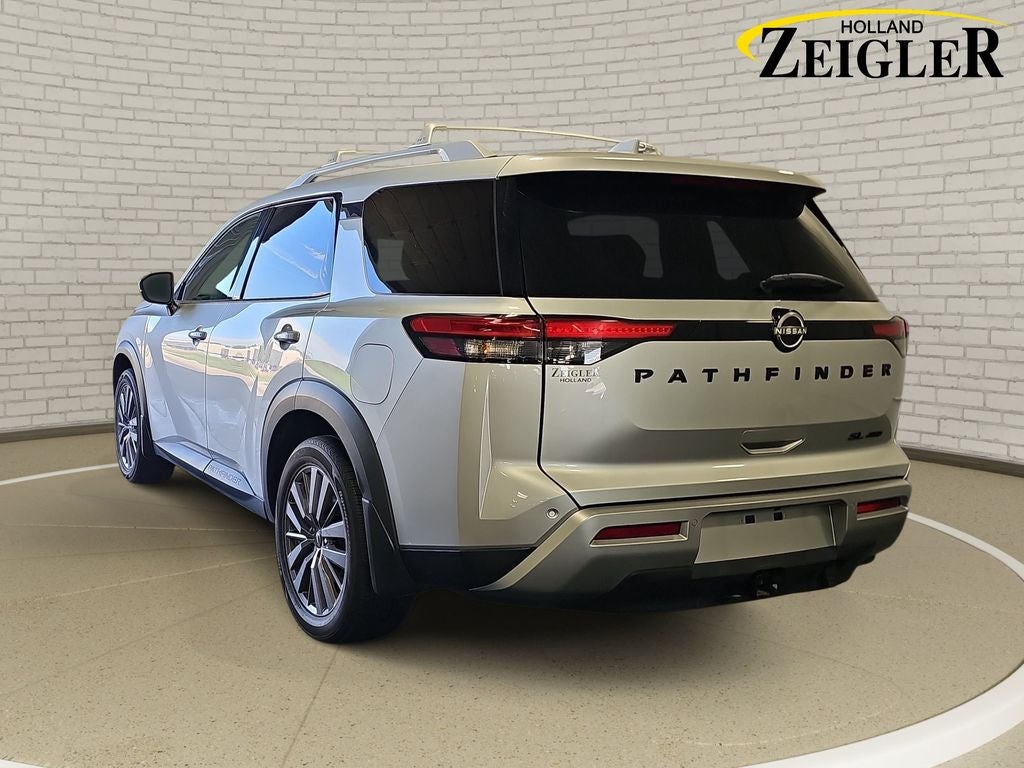 2024 Nissan Pathfinder SL