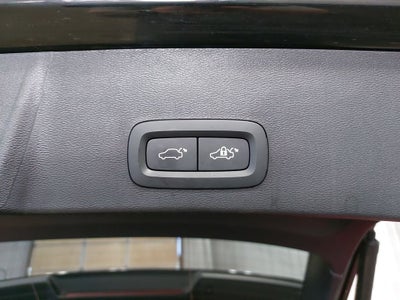 2024 Volvo XC40 B5 Plus Dark Theme