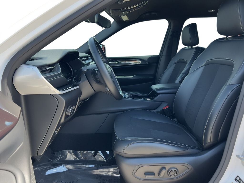 2022 Jeep Grand Cherokee Altitude
