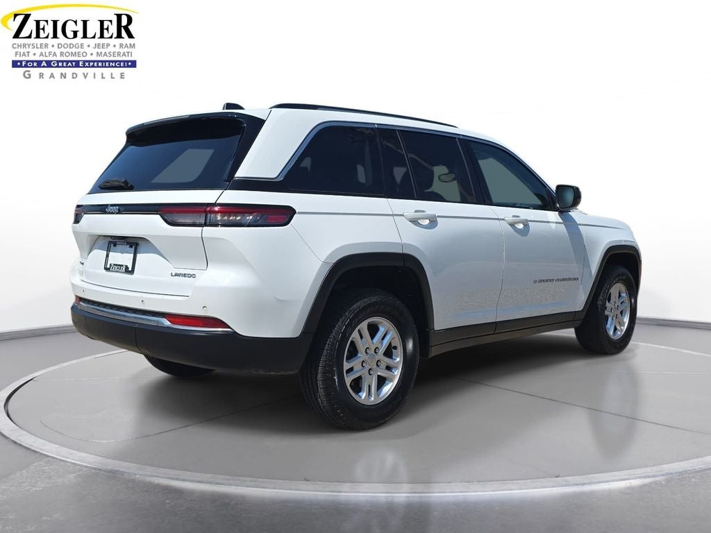 2022 Jeep Grand Cherokee Laredo