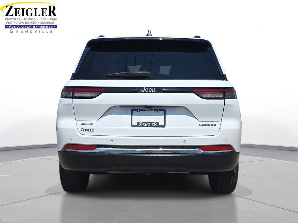 2022 Jeep Grand Cherokee Laredo