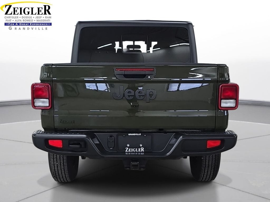 2022 Jeep Gladiator Sport