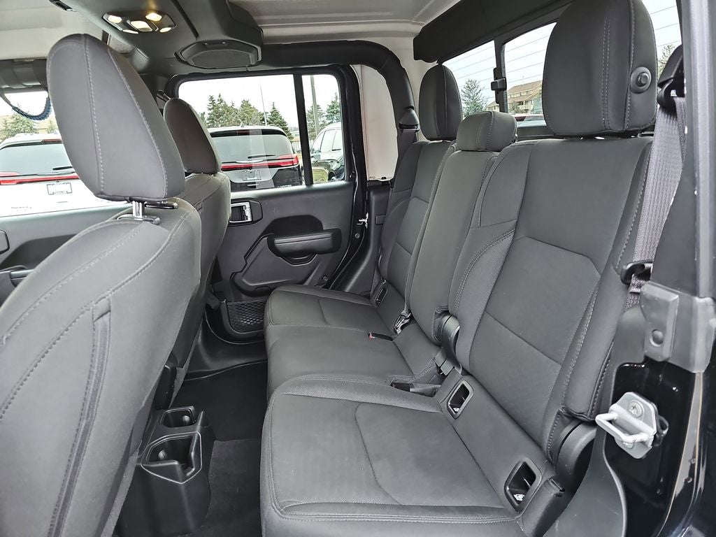 2022 Jeep Gladiator Sport