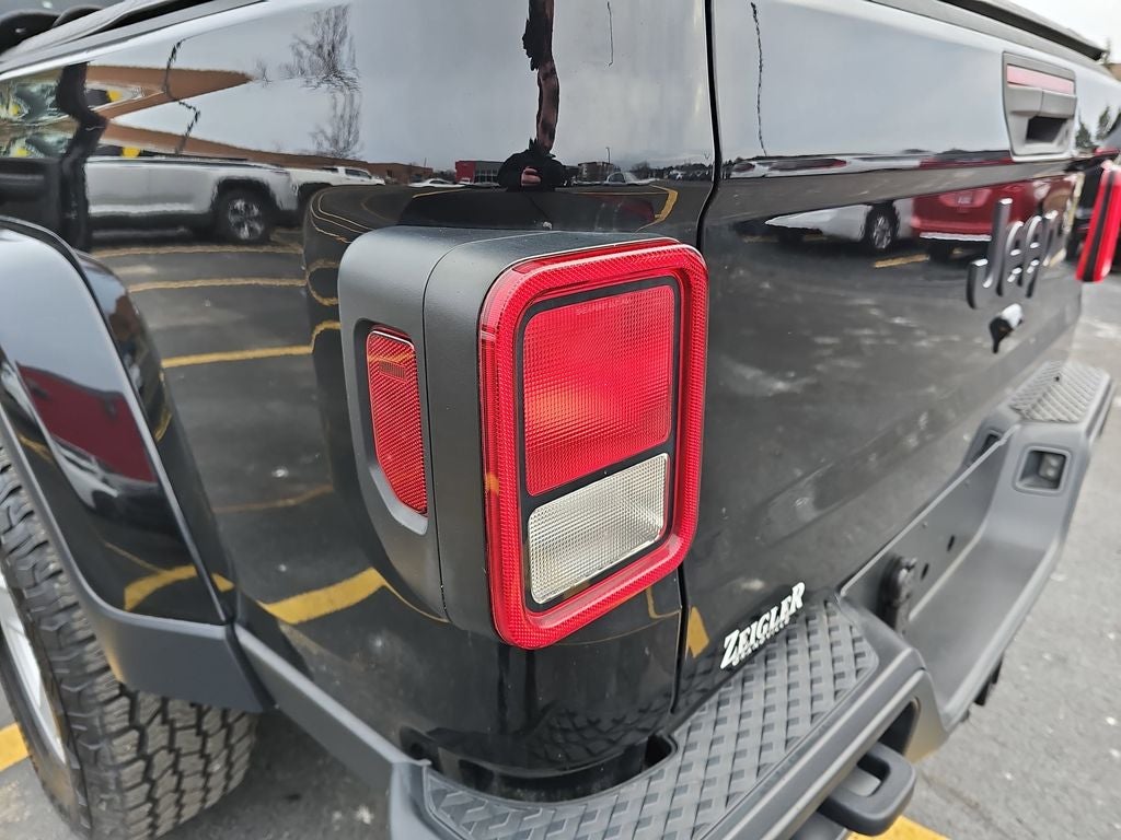 2022 Jeep Gladiator Sport