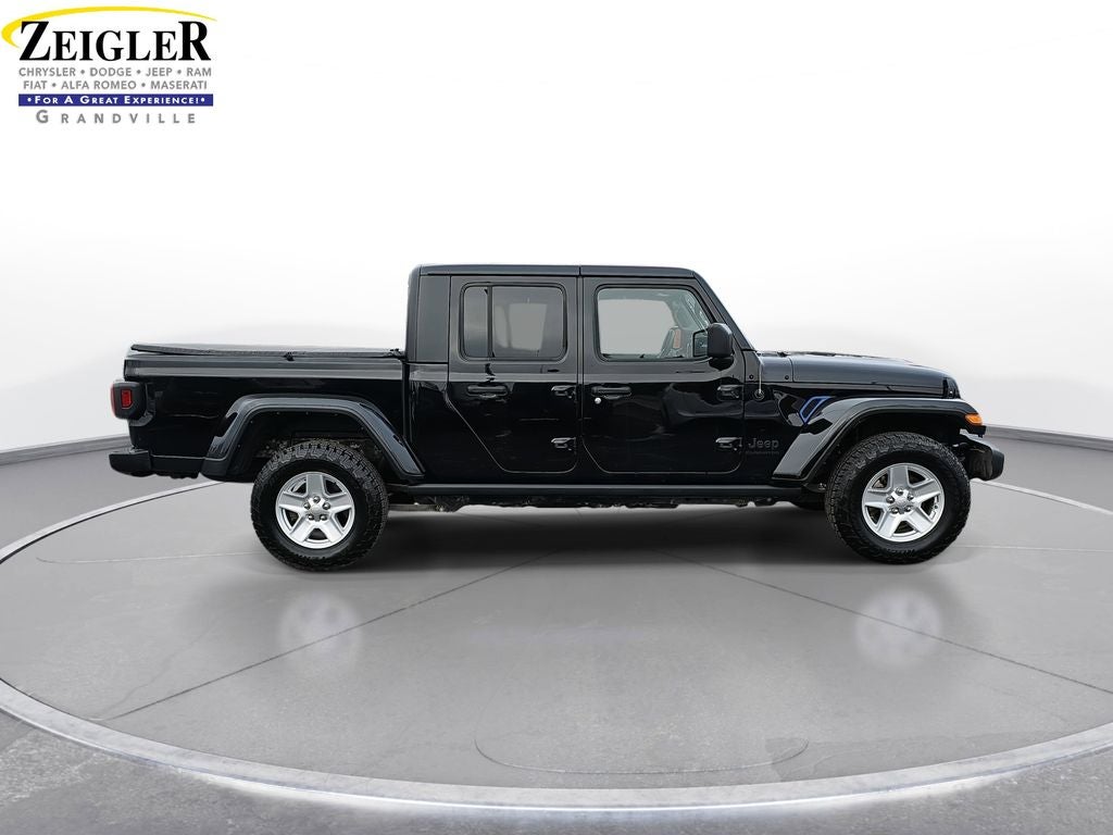 2022 Jeep Gladiator Sport