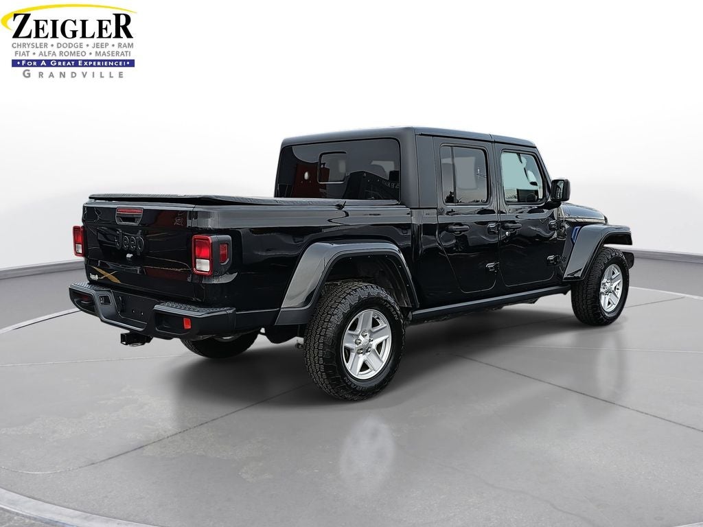 2022 Jeep Gladiator Sport