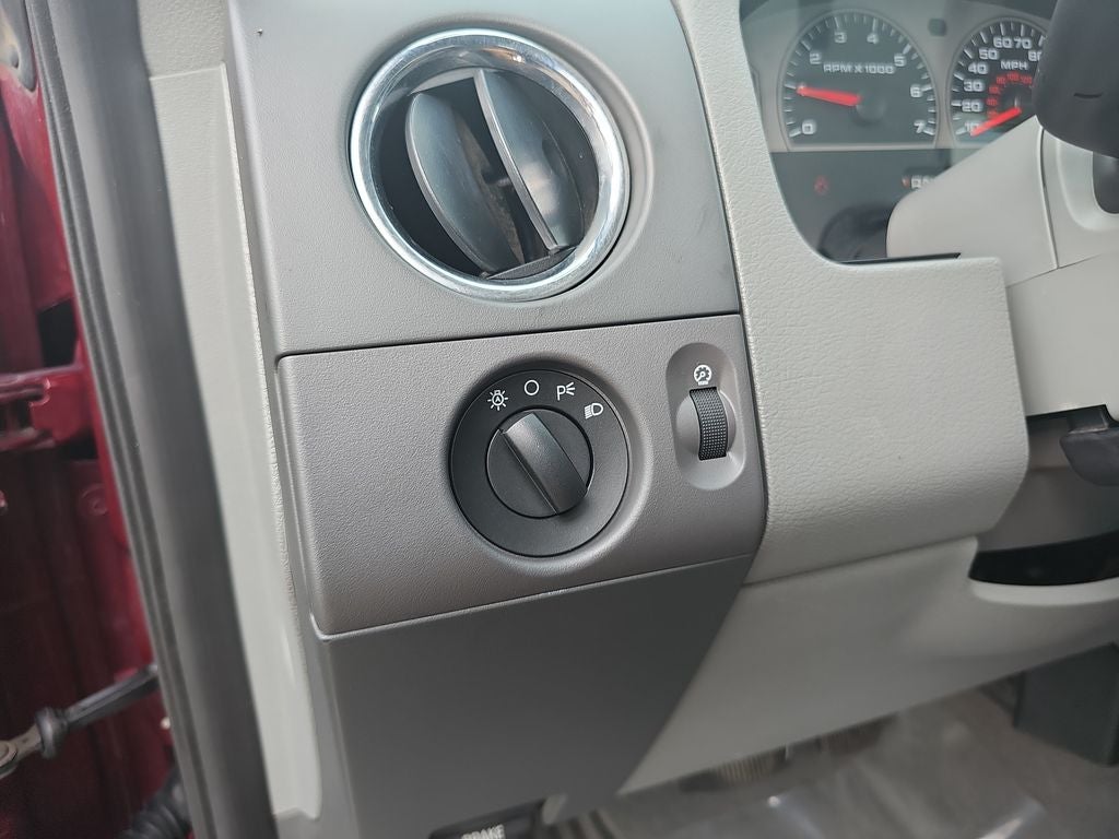 2006 Ford F-150 Base