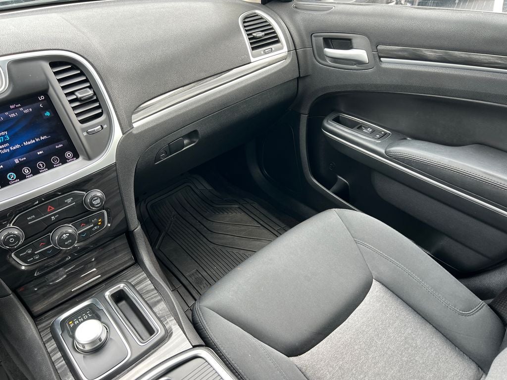 2018 Chrysler 300 Touring
