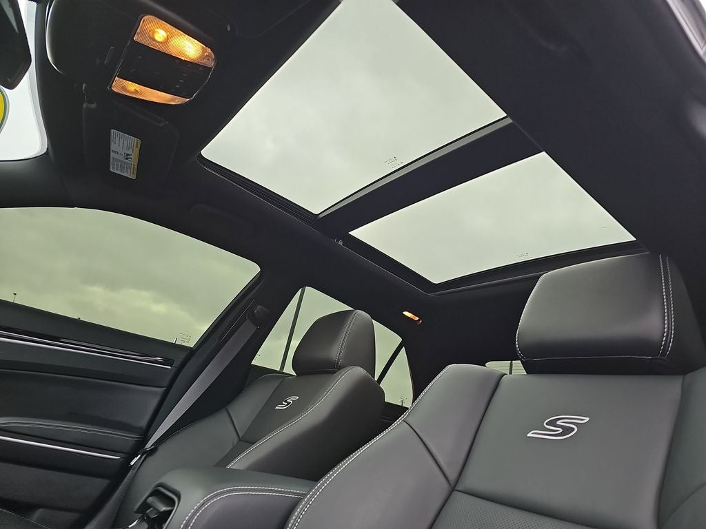 2023 Chrysler 300 S Comfort Group Package