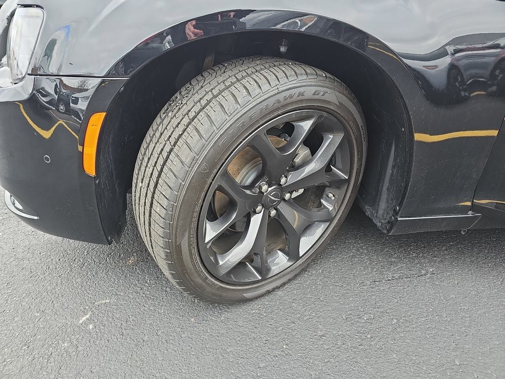 2023 Chrysler 300 S Comfort Group Package