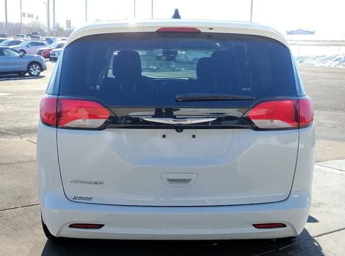 2024 Chrysler Voyager LX