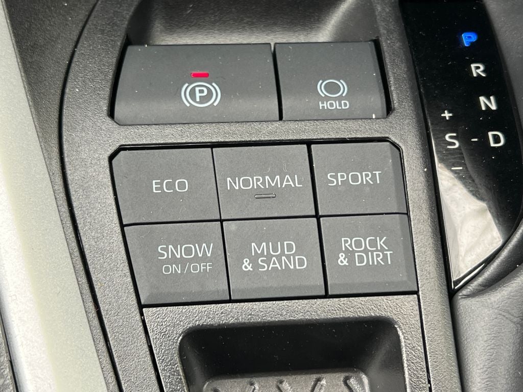 2025 Toyota RAV4 LE