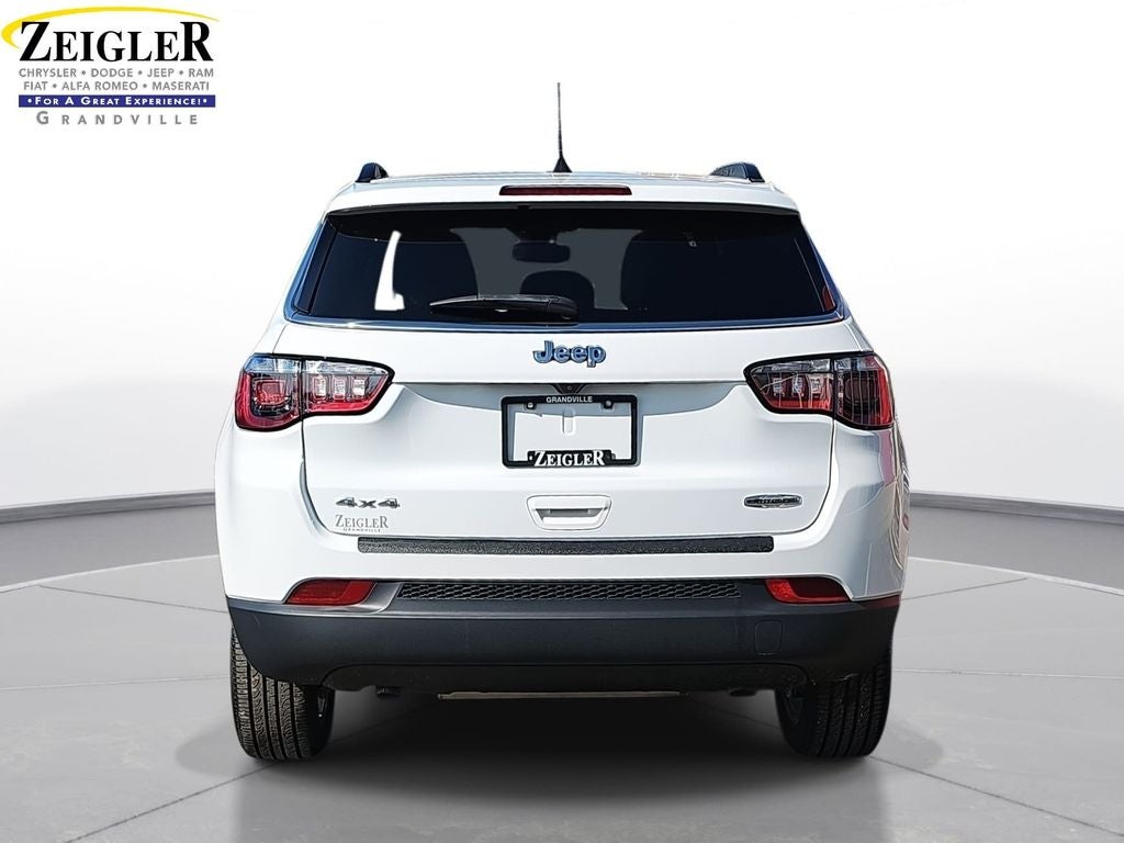 2024 Jeep Compass Latitude Lux