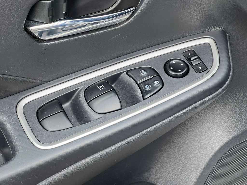 2024 Nissan Versa 1.6 SR