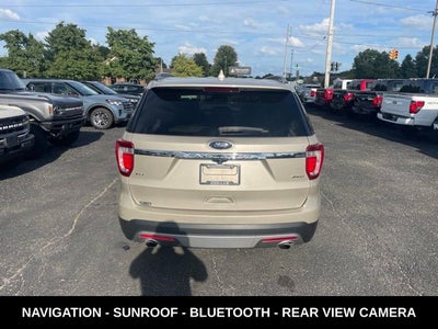 2017 Ford Explorer XLT SUPER CLEAN
