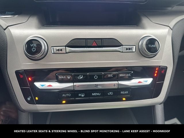 2022 Ford Explorer XLT 4WD