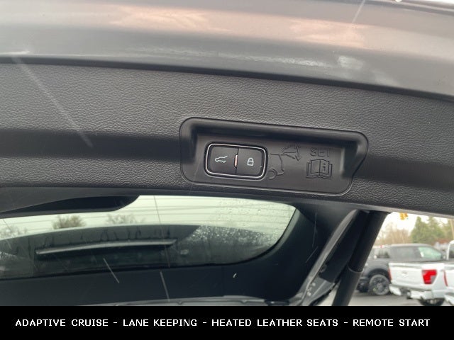 2023 Ford Explorer XLT TWIN PANEL MOONROOF