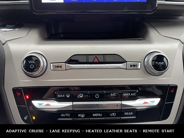 2023 Ford Explorer XLT TWIN PANEL MOONROOF