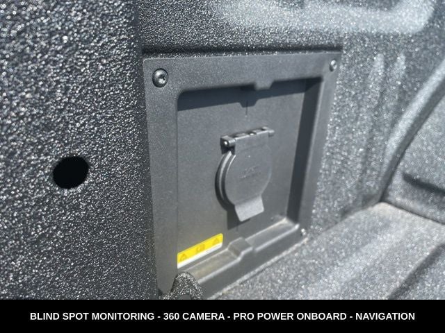 2025 Ford F-150 Lariat LESS THAN 1,000 MILES