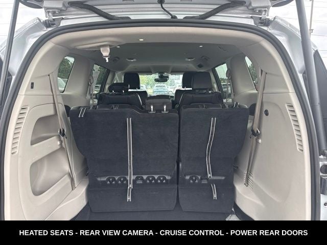2024 Chrysler Pacifica Touring L STOW N GO SEATING