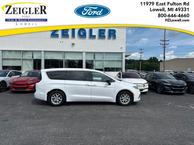 2024 Chrysler Pacifica Touring L