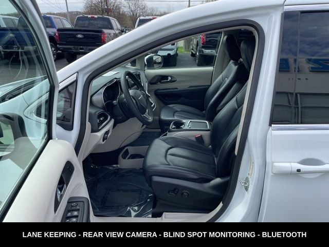 2023 Chrysler Pacifica Touring L HEATED SEATS & STEERING WHEEL