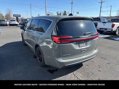 2023 Chrysler Pacifica Touring L STOW N GO SEATING
