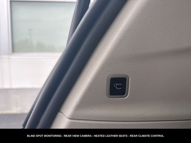2023 Chrysler Pacifica Touring L HEATED SEATS & STEERING WHEEL