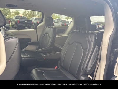 2023 Chrysler Pacifica Touring L HEATED SEATS & STEERING WHEEL
