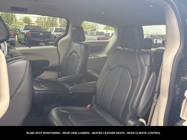 2023 Chrysler Pacifica Touring L HEATED SEATS & STEERING WHEEL