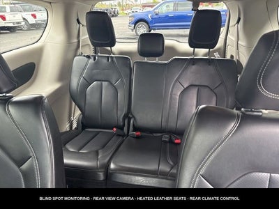 2023 Chrysler Pacifica Touring L HEATED SEATS & STEERING WHEEL