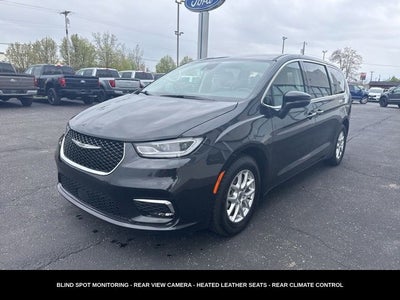 2023 Chrysler Pacifica Touring L HEATED SEATS & STEERING WHEEL