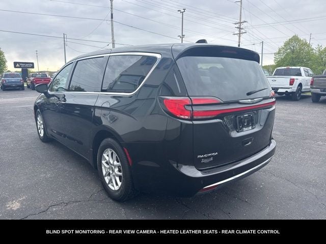 2023 Chrysler Pacifica Touring L HEATED SEATS & STEERING WHEEL