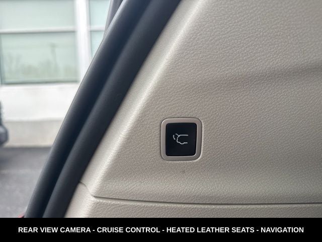 2023 Chrysler Pacifica Touring L HEATED SEATS & STEERING WHEEL