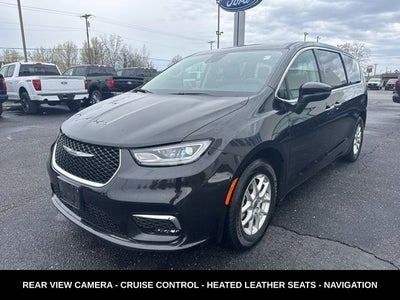 2023 Chrysler Pacifica Touring L HEATED SEATS & STEERING WHEEL