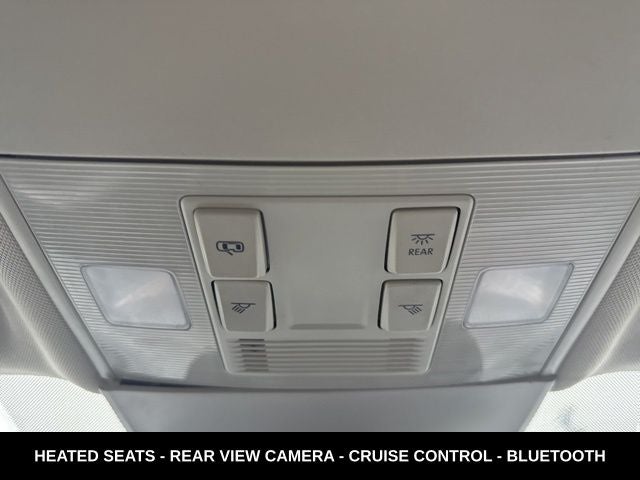 2024 Volkswagen Taos 1.5T SE ONE OWNER