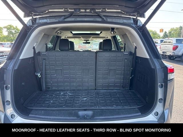 2023 Nissan Pathfinder SL 4WD